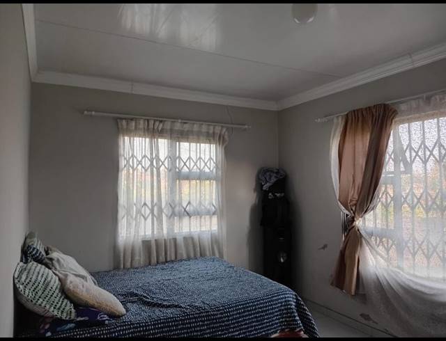 4 BEDROOM HOUSE FOR SALE IN NGWELEZANA